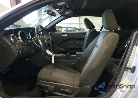 2008 Ford Mustang z USA, uszkodzony, nr VIN 1ZVHT84N685189036